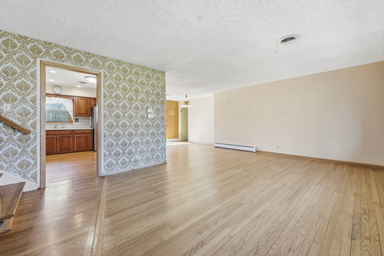 30W445 Arbor Lane, West Chicago, IL 60185