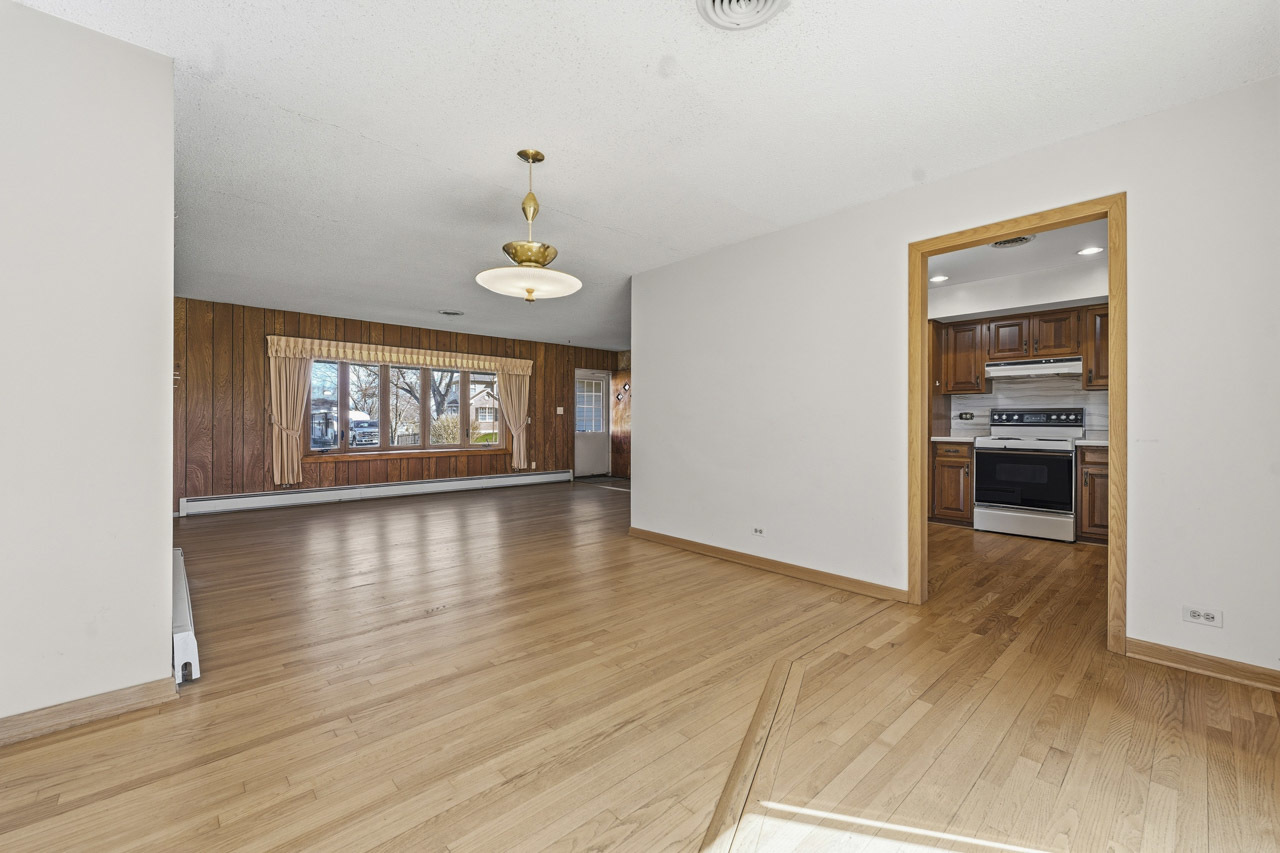 30W445 Arbor Lane, West Chicago, IL 60185