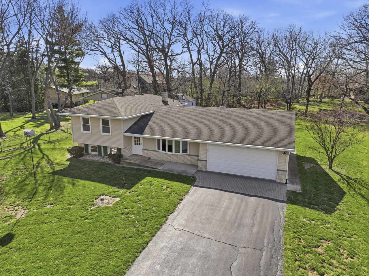 30W445 Arbor Lane, West Chicago, IL 60185