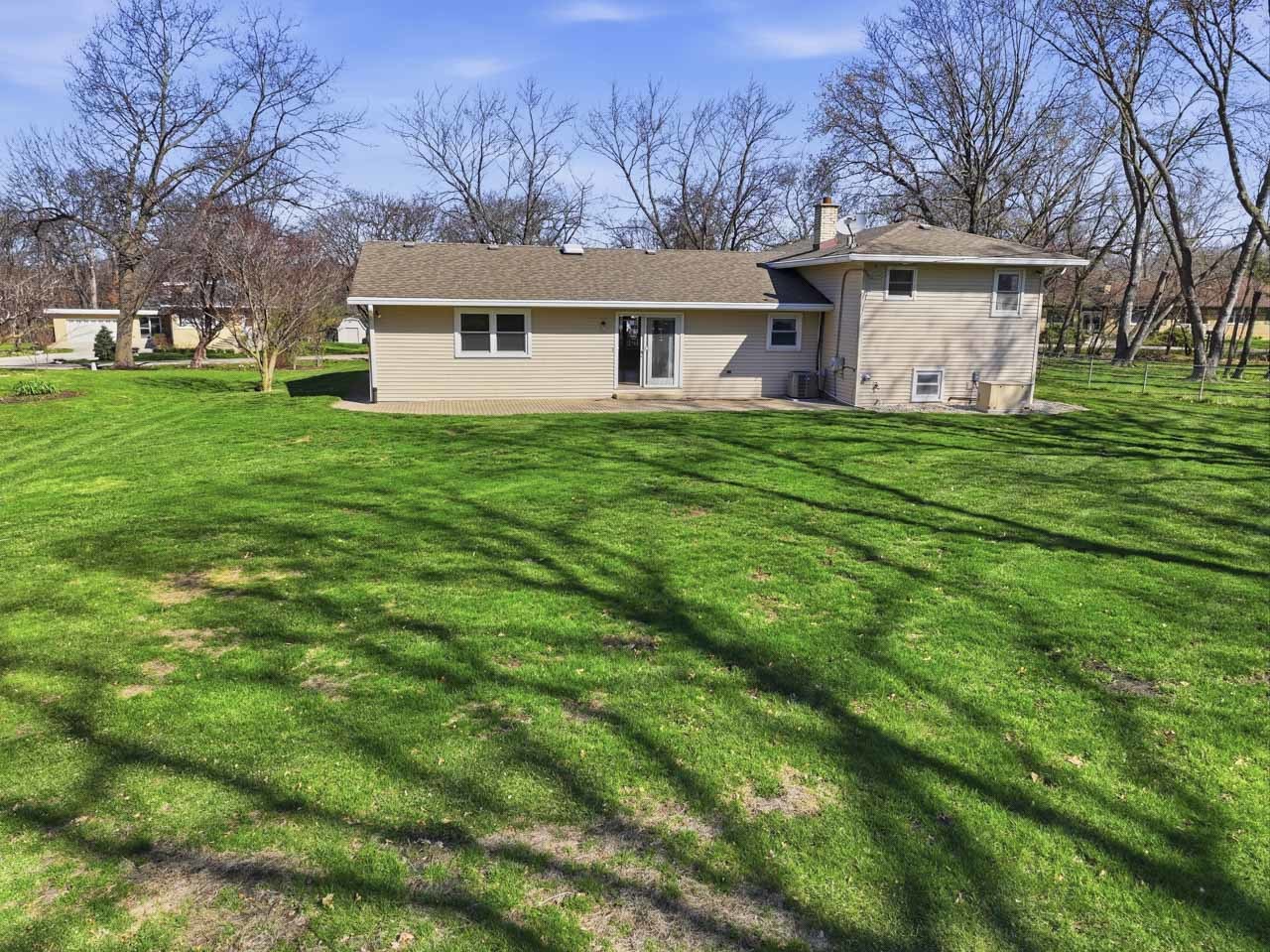 30W445 Arbor Lane, West Chicago, IL 60185