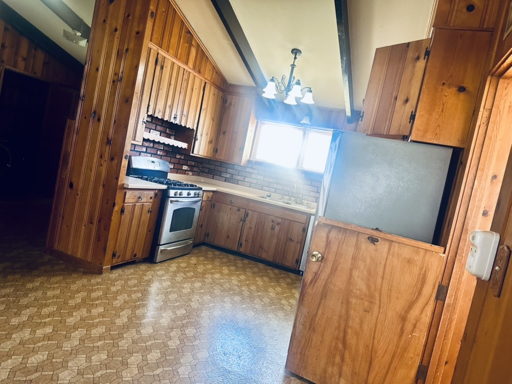 1111 N Bell Avenue, Pontiac, IL 61764