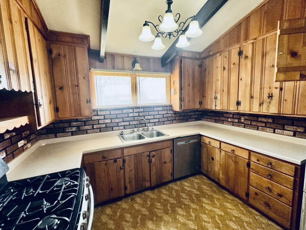 1111 N Bell Avenue, Pontiac, IL 61764