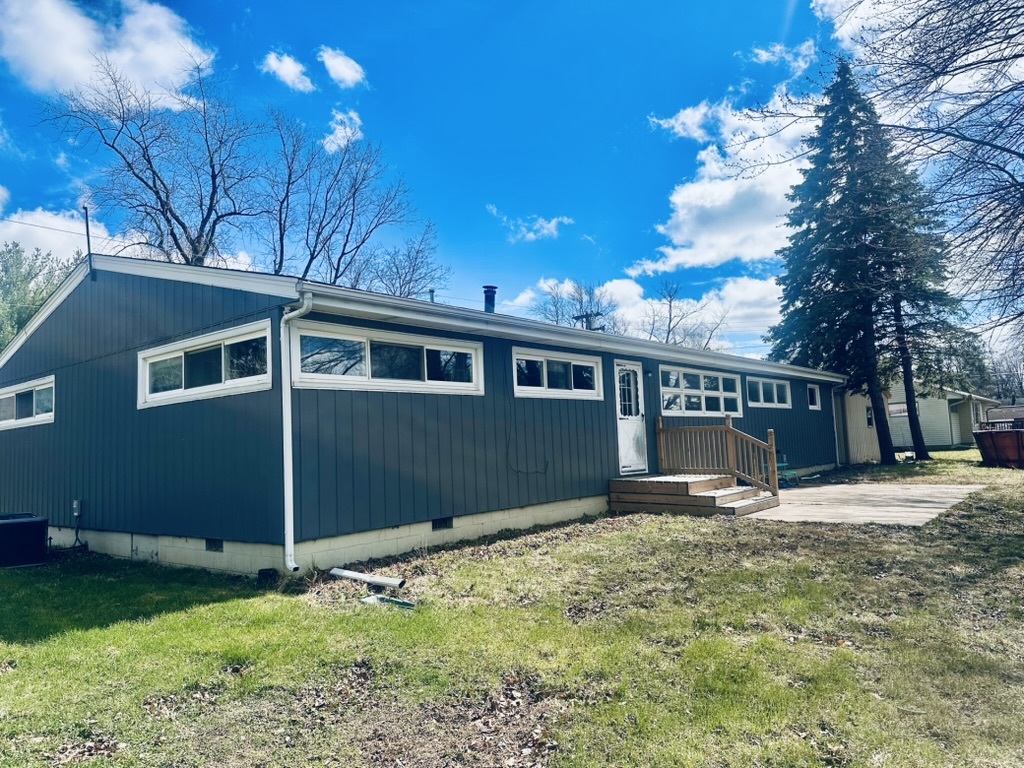 1111 N Bell Avenue, Pontiac, IL 61764