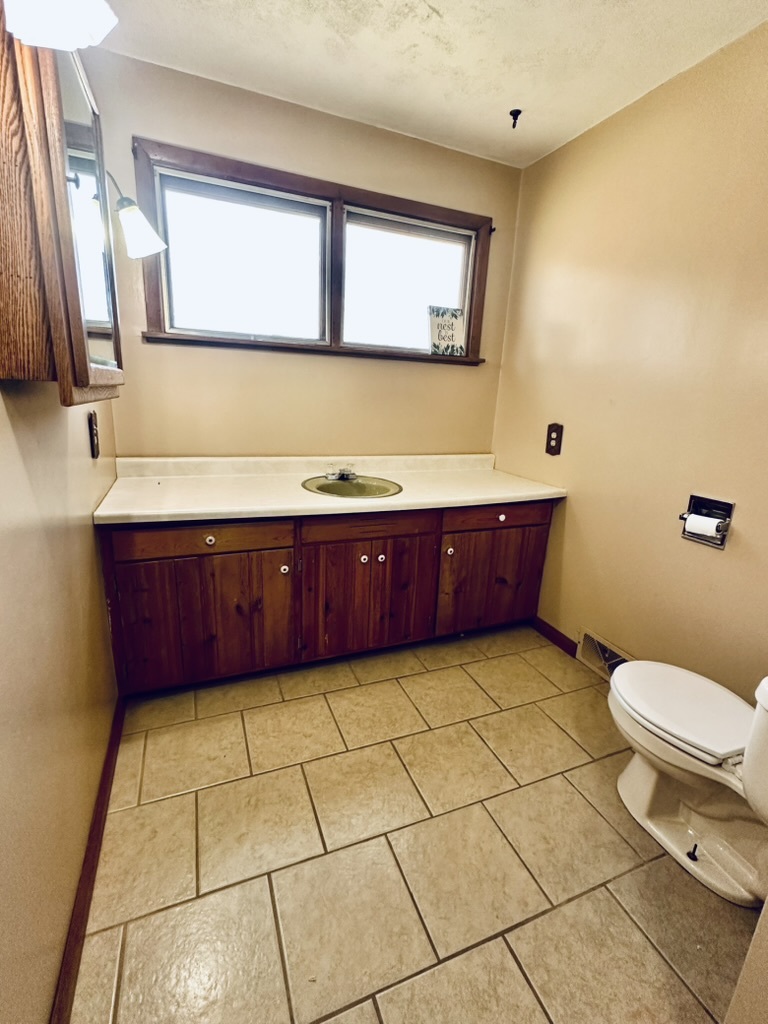 1111 N Bell Avenue, Pontiac, IL 61764