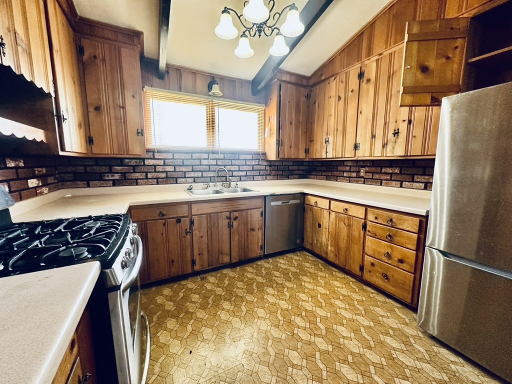 1111 N Bell Avenue, Pontiac, IL 61764