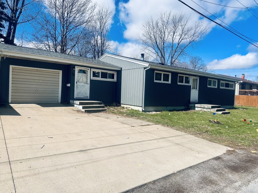 1111 N Bell Avenue, Pontiac, IL 61764