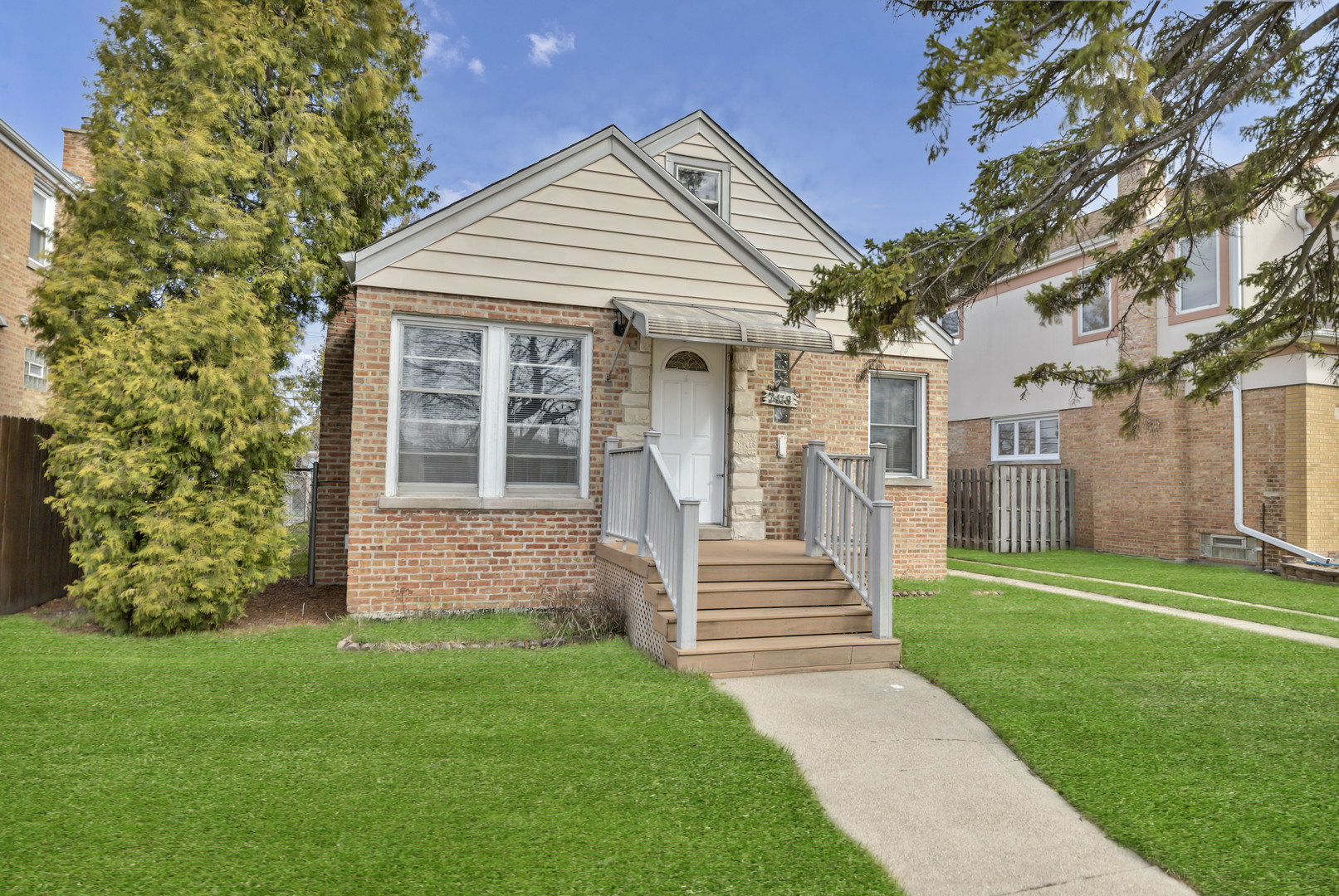 7418 W Clarence Avenue, Chicago, IL 60631