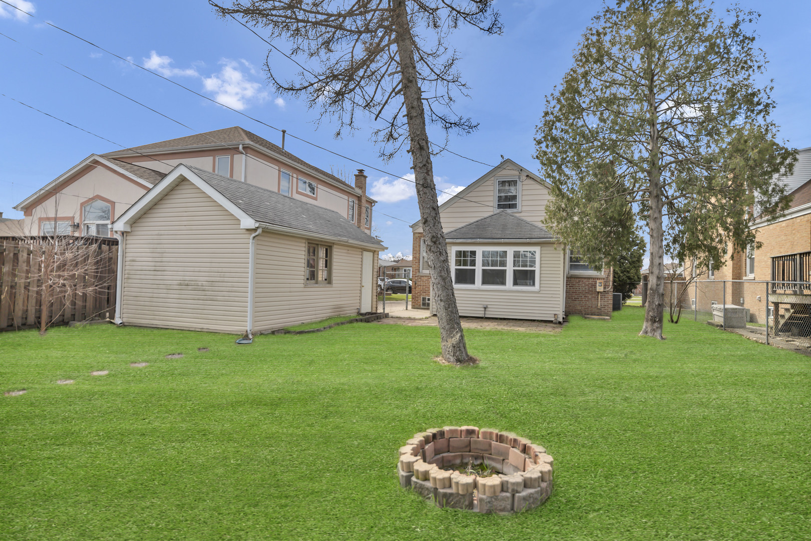 7418 W Clarence Avenue, Chicago, IL 60631