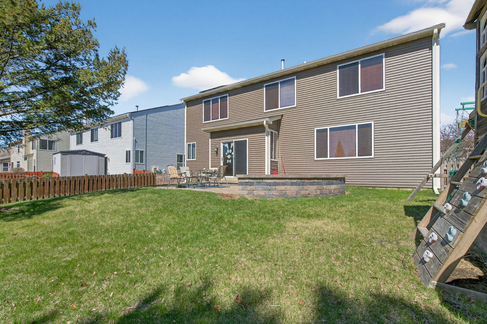 2993 Stirling Court, Montgomery, IL 60538