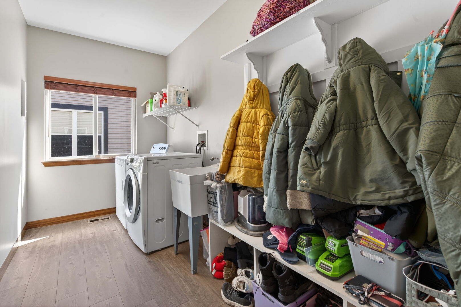 2993 Stirling Court, Montgomery, IL 60538