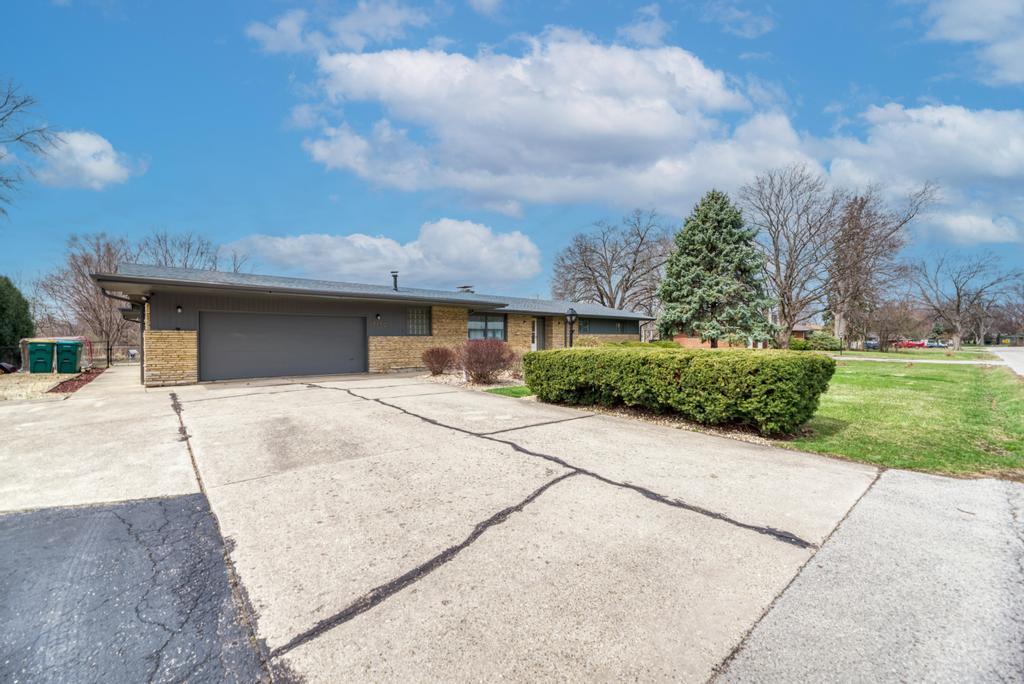 407 Farmington Avenue, Joliet, IL 60435