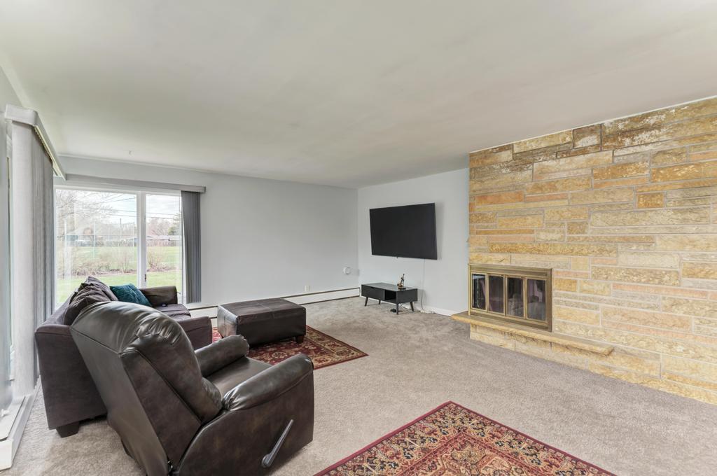 407 Farmington Avenue, Joliet, IL 60435