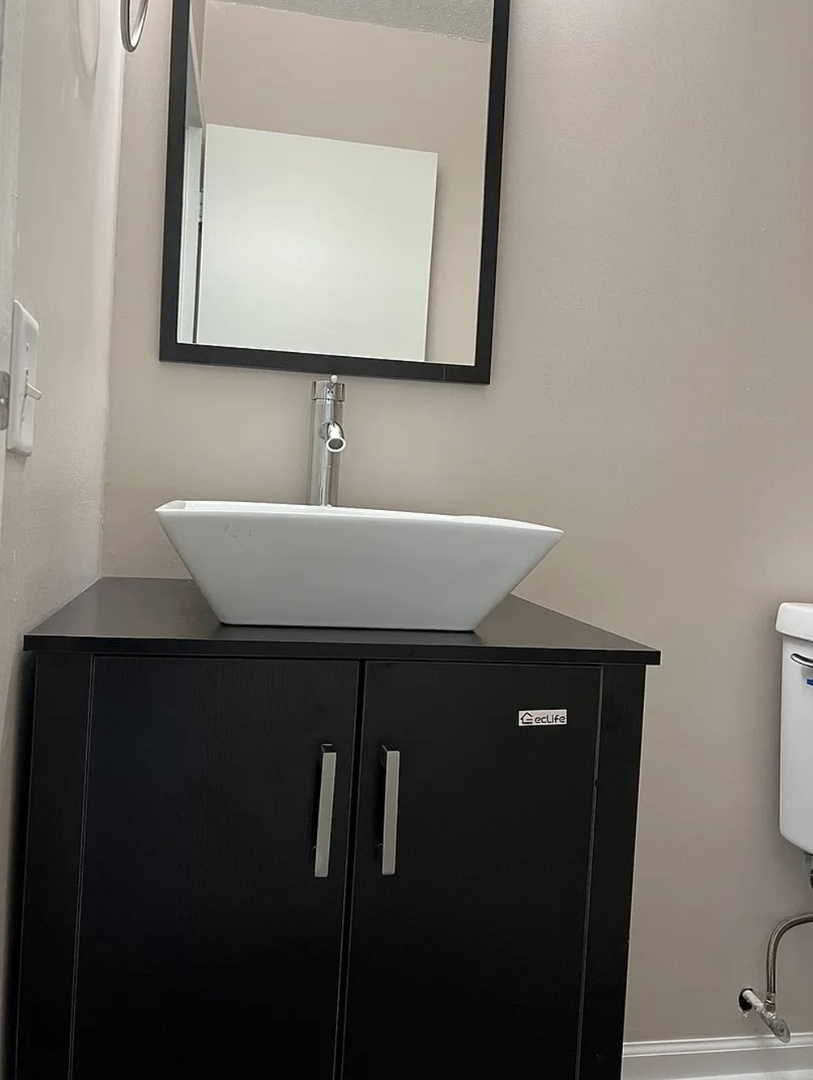 2211 S Stewart Avenue #3B, Lombard, IL 60148