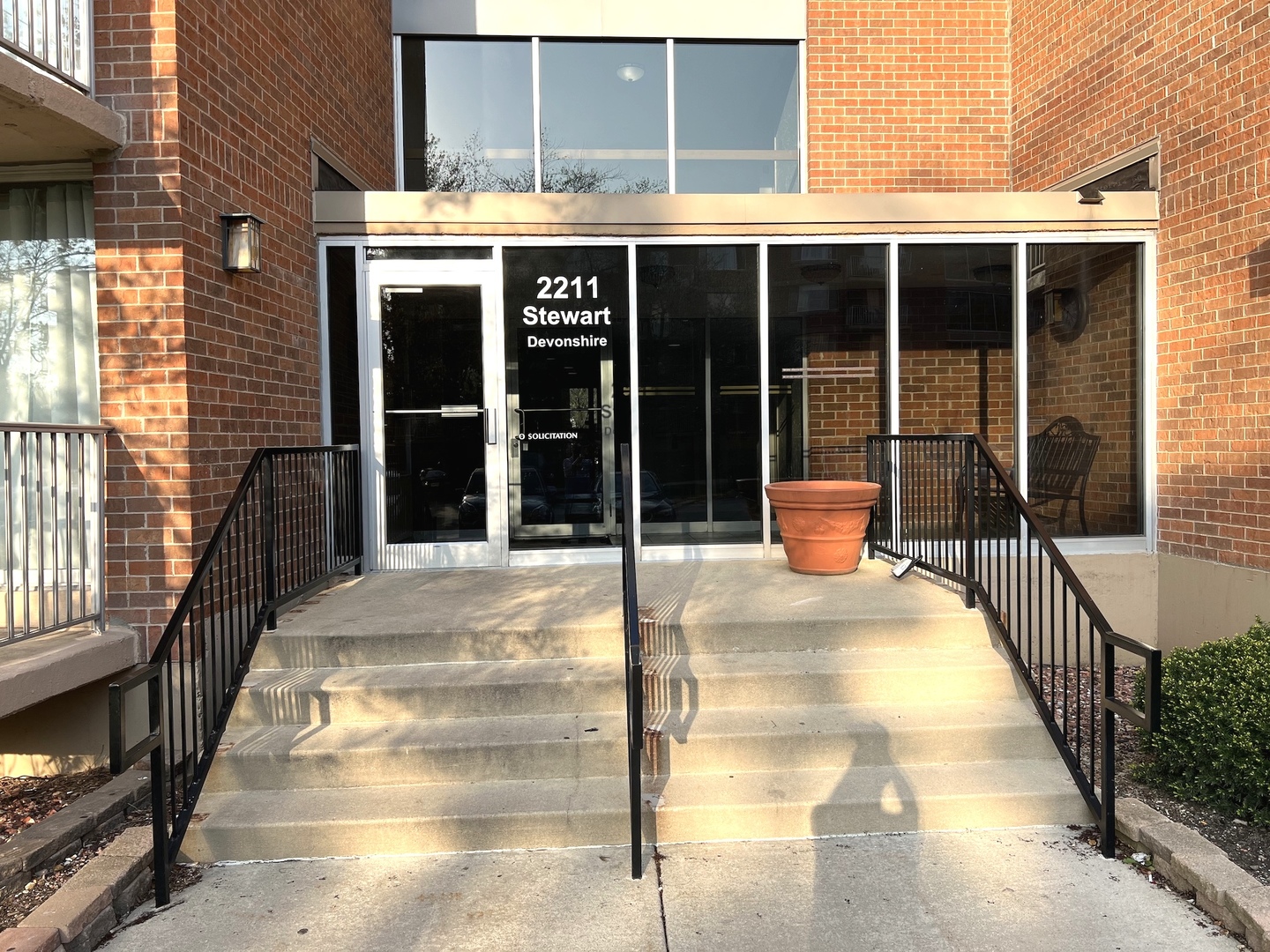 2211 S Stewart Avenue #3B, Lombard, IL 60148