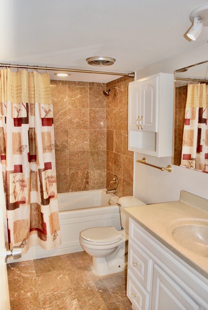 4710 Euclid Avenue #2D, Rolling Meadows, IL 60008