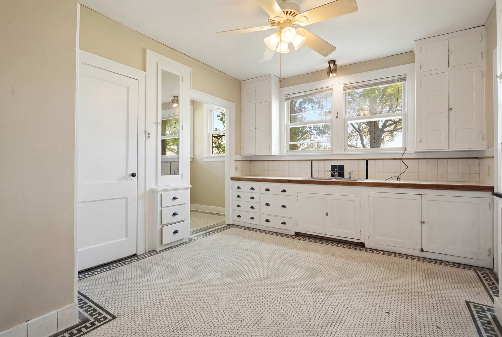 1764 E 500 North Road, Cissna Park, IL 60924