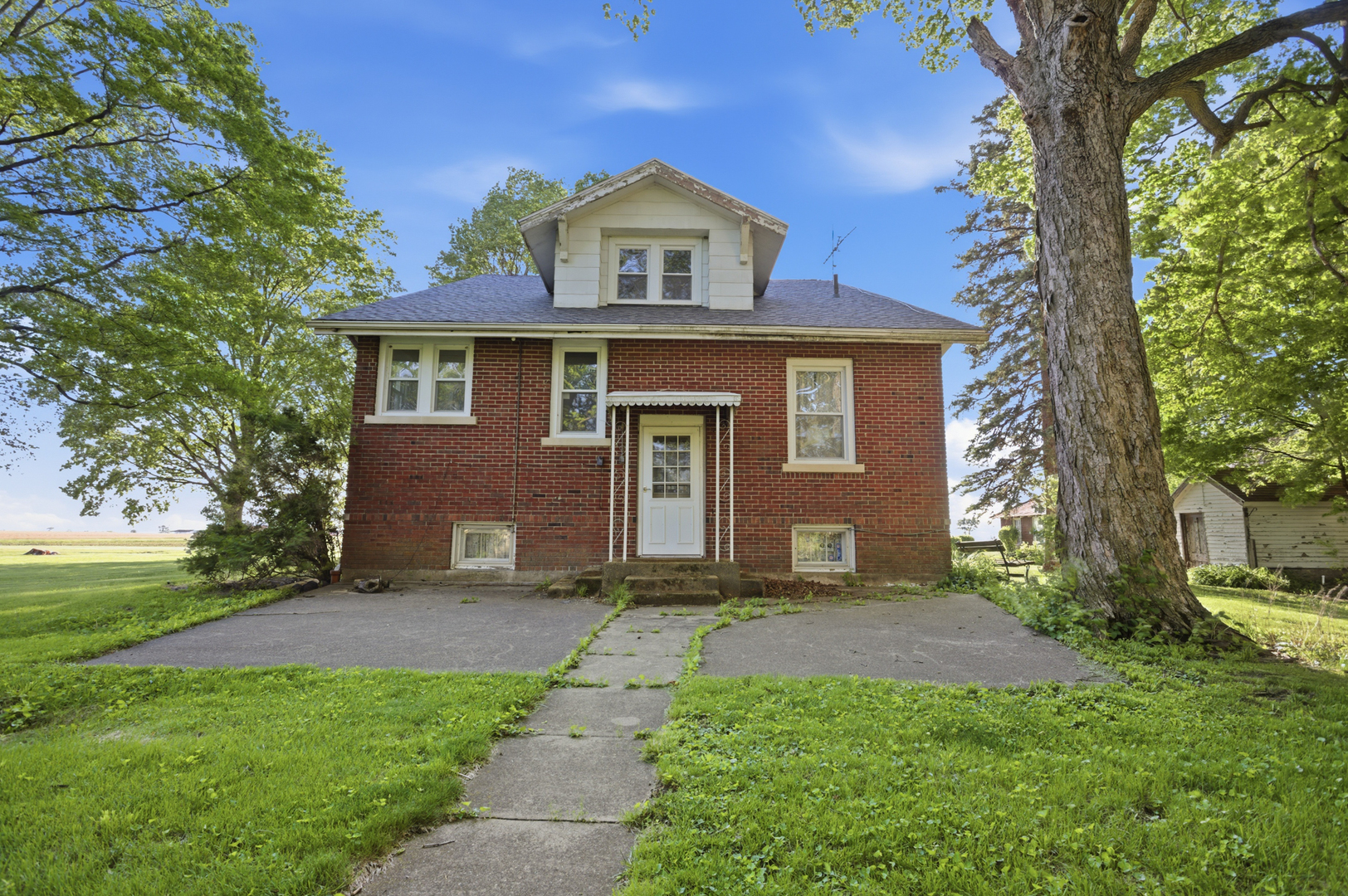 1764 E 500 North Road, Cissna Park, IL 60924