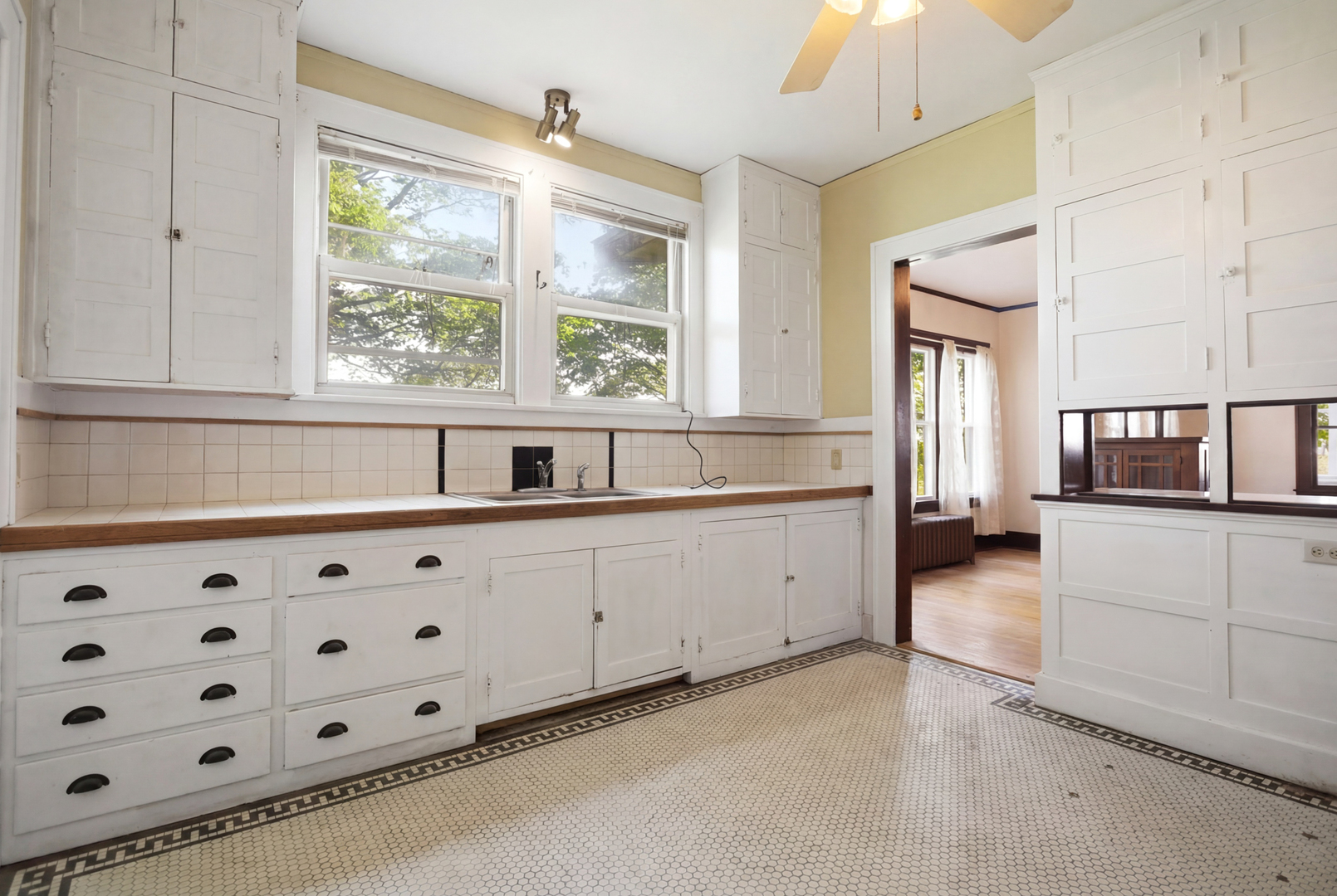 1764 E 500 North Road, Cissna Park, IL 60924