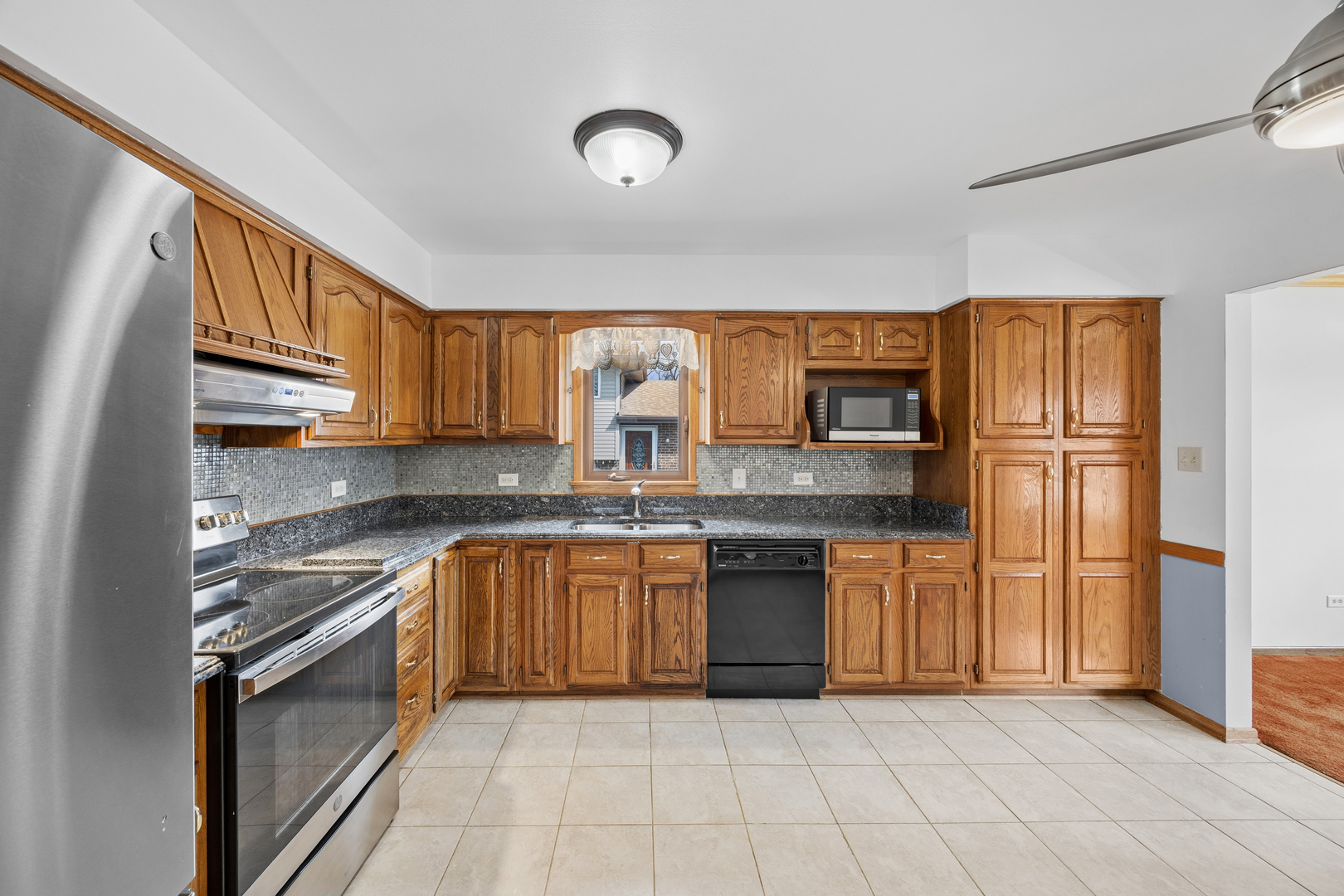 15730 Lamon Avenue, Oak Forest, IL 60452