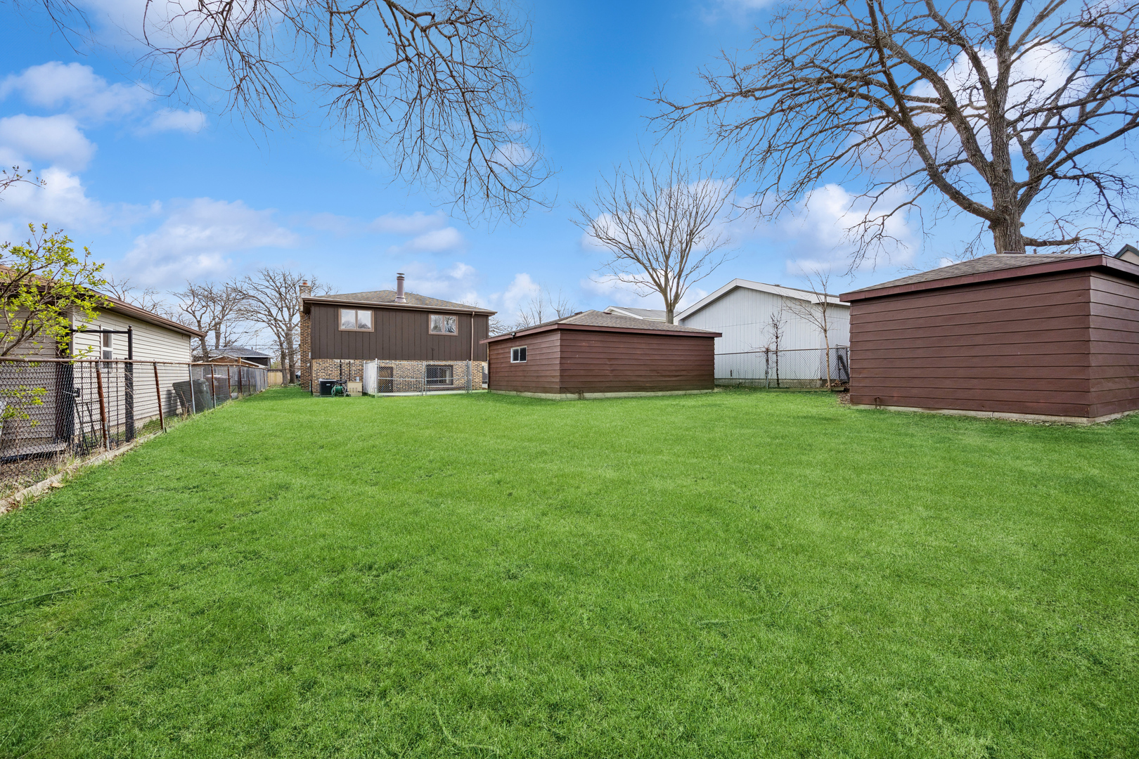 15730 Lamon Avenue, Oak Forest, IL 60452