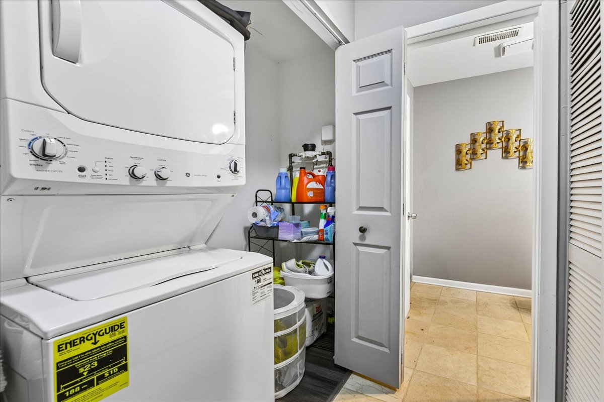 1100 Partridge Avenue, Bolingbrook, IL 60490