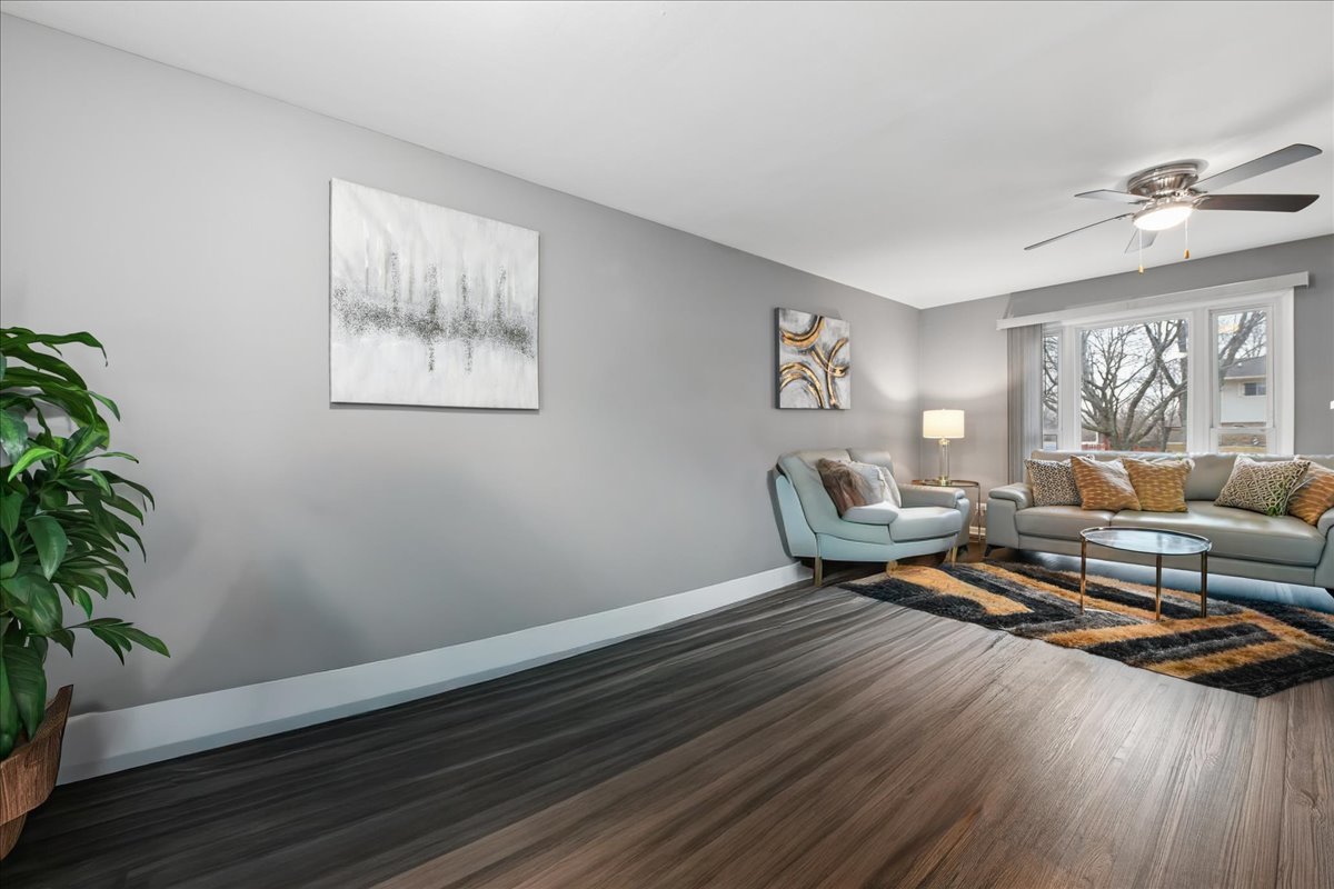 1100 Partridge Avenue, Bolingbrook, IL 60490