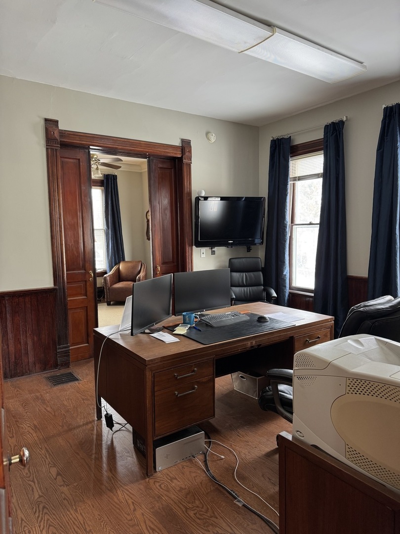 137 W Park Avenue, Libertyville, IL 60048