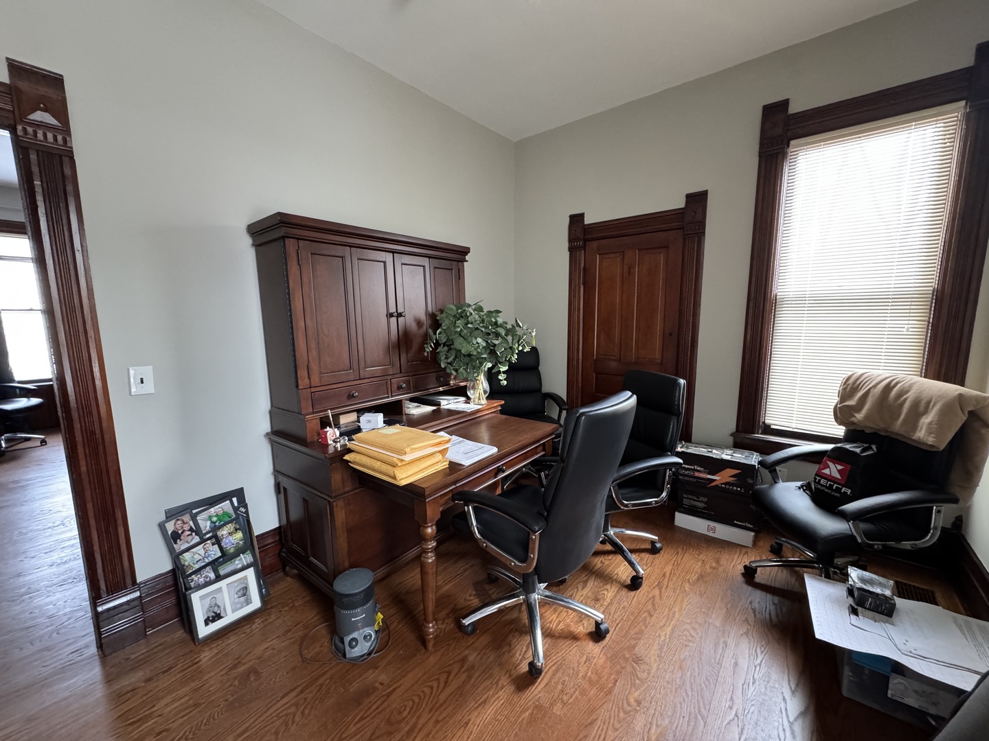 137 W Park Avenue, Libertyville, IL 60048