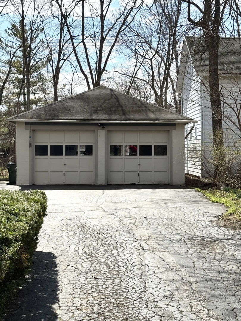 137 W Park Avenue, Libertyville, IL 60048