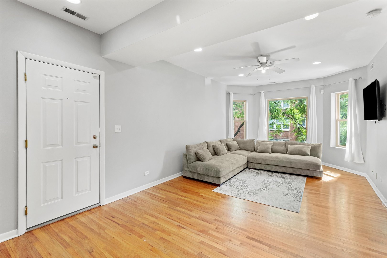 854 E 82nd Street #2, Chicago, IL 60619