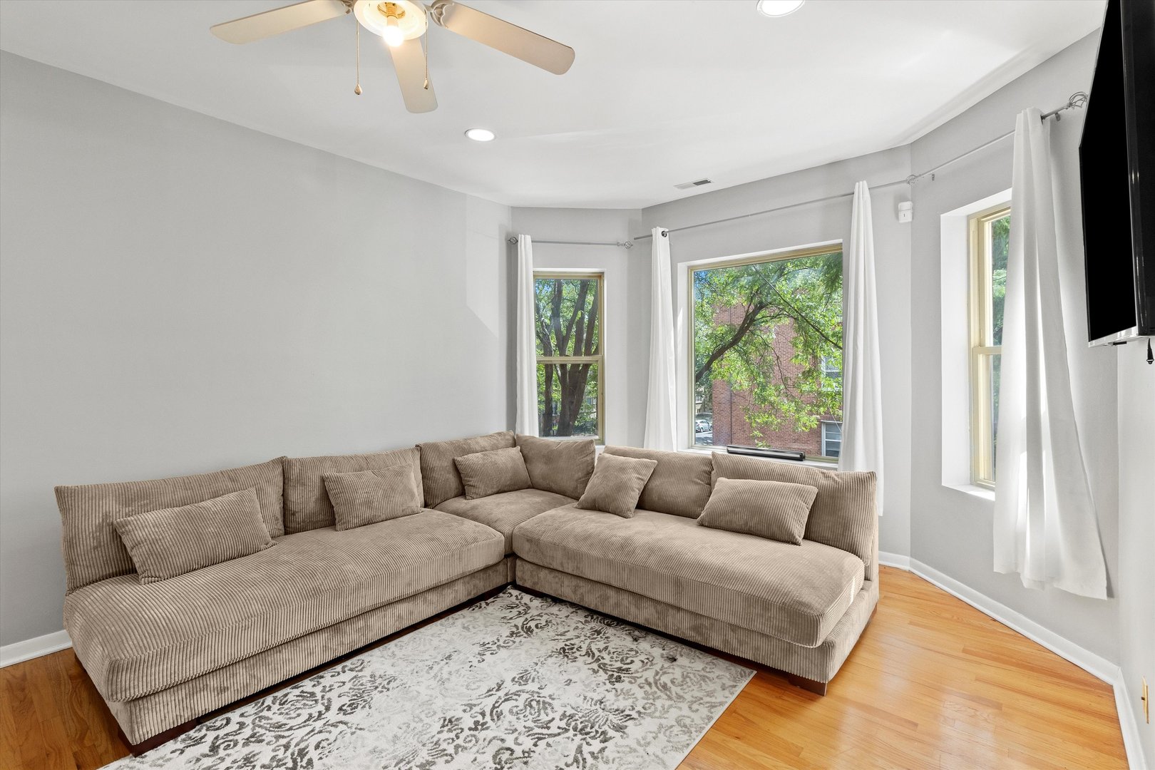 854 E 82nd Street #2, Chicago, IL 60619