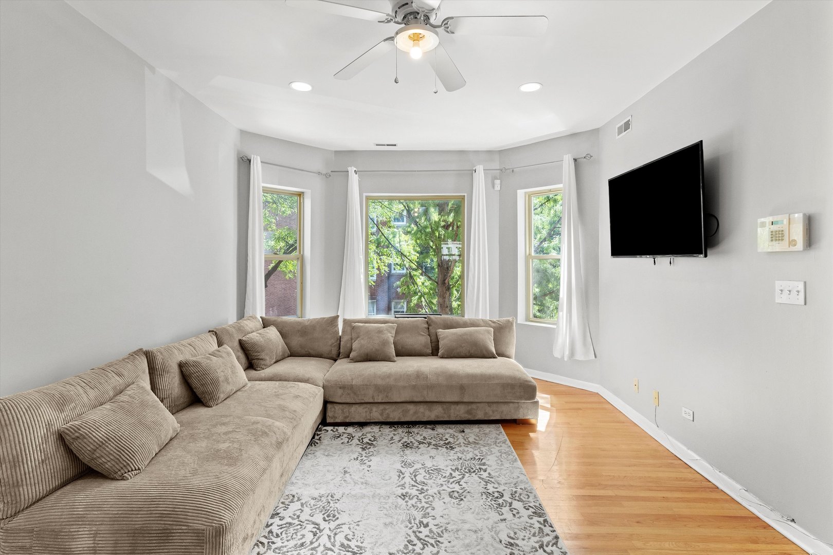 854 E 82nd Street #2, Chicago, IL 60619