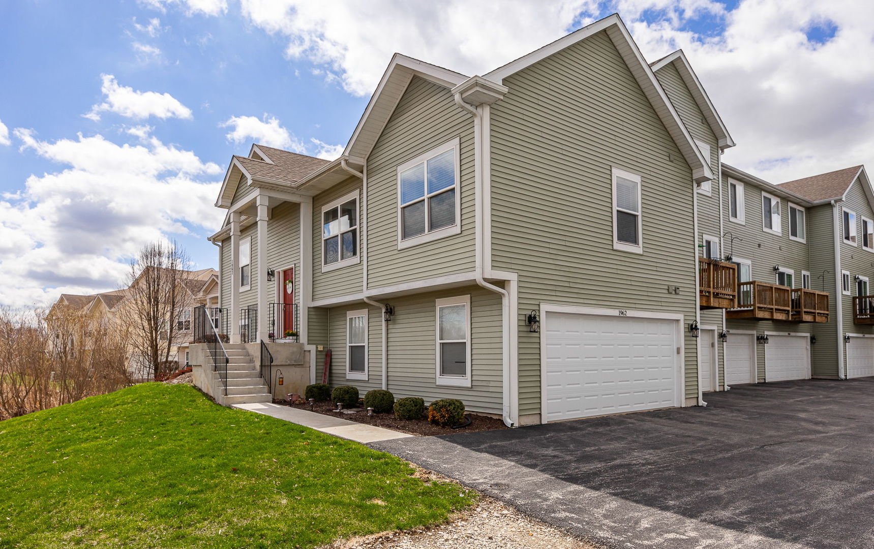 1962 Rena Lane, Yorkville, IL 60560