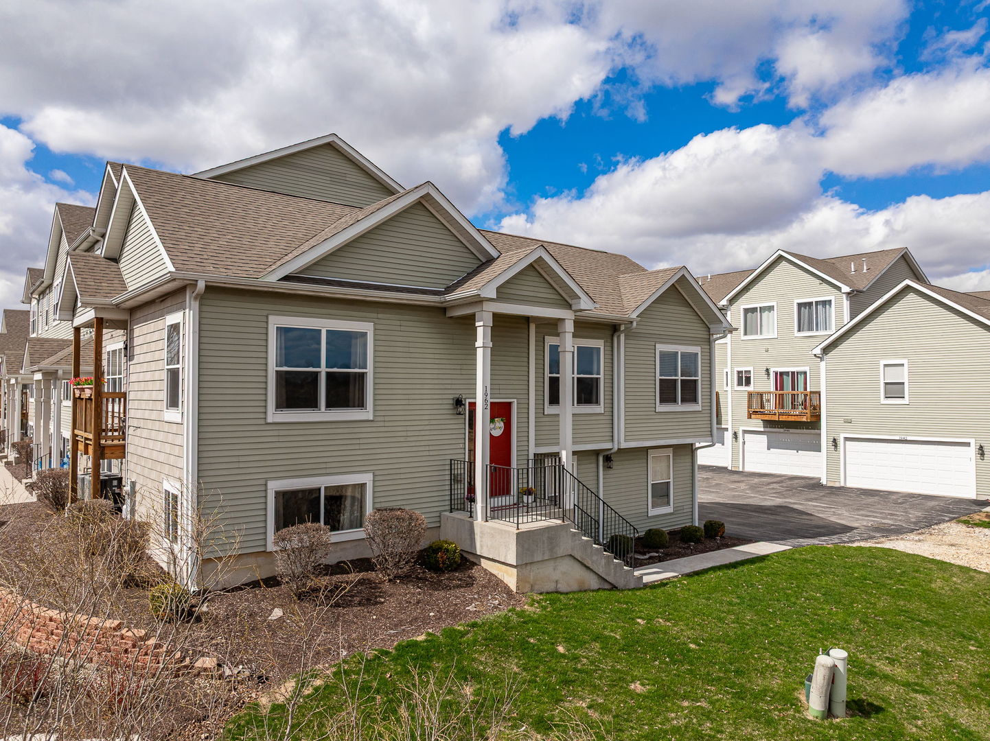 1962 Rena Lane, Yorkville, IL 60560