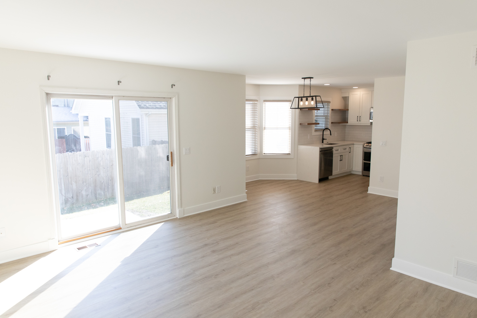 713 Stevens Street #713, Geneva, IL 60134