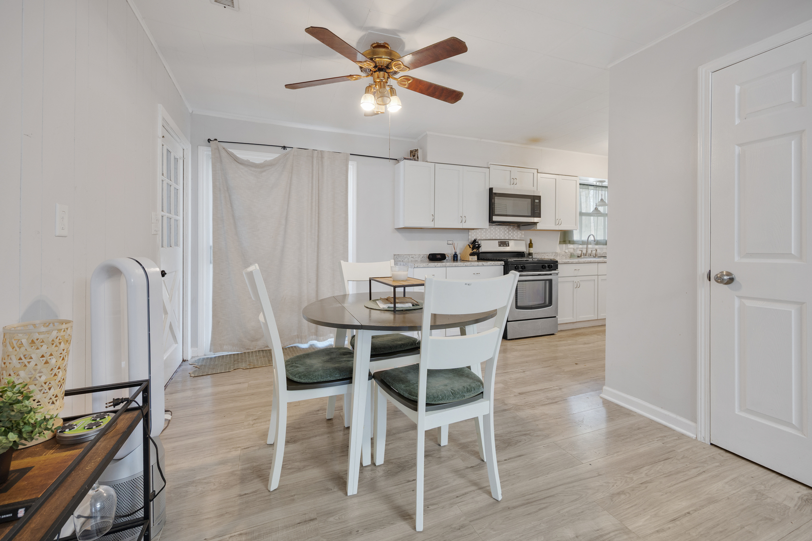 375 Douglas Road, Batavia, IL 60510