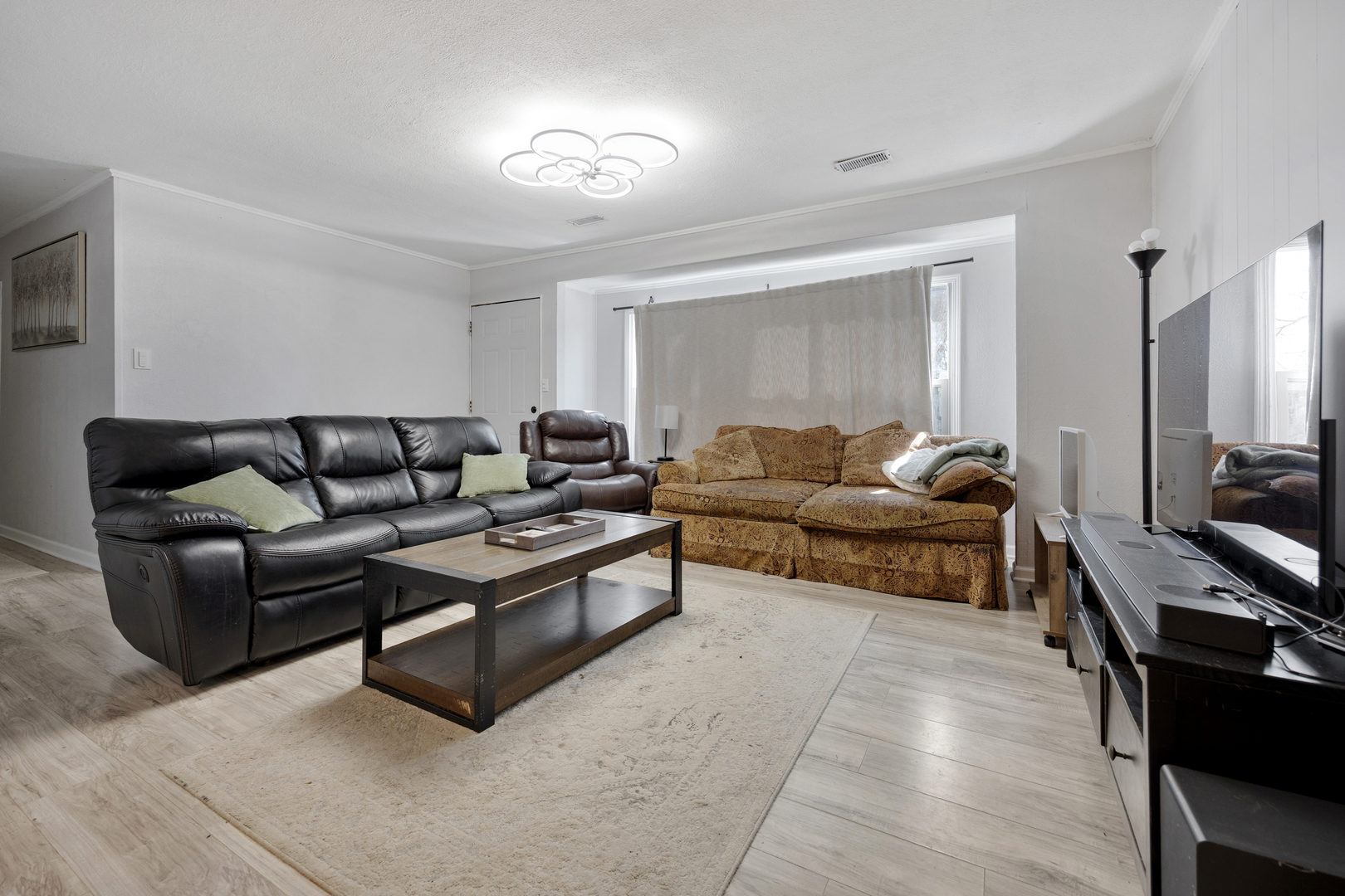 375 Douglas Road, Batavia, IL 60510