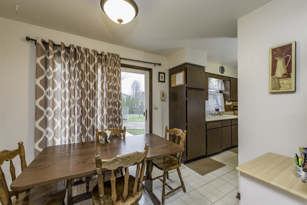 547 Phillips Circle, Antioch, IL 60002