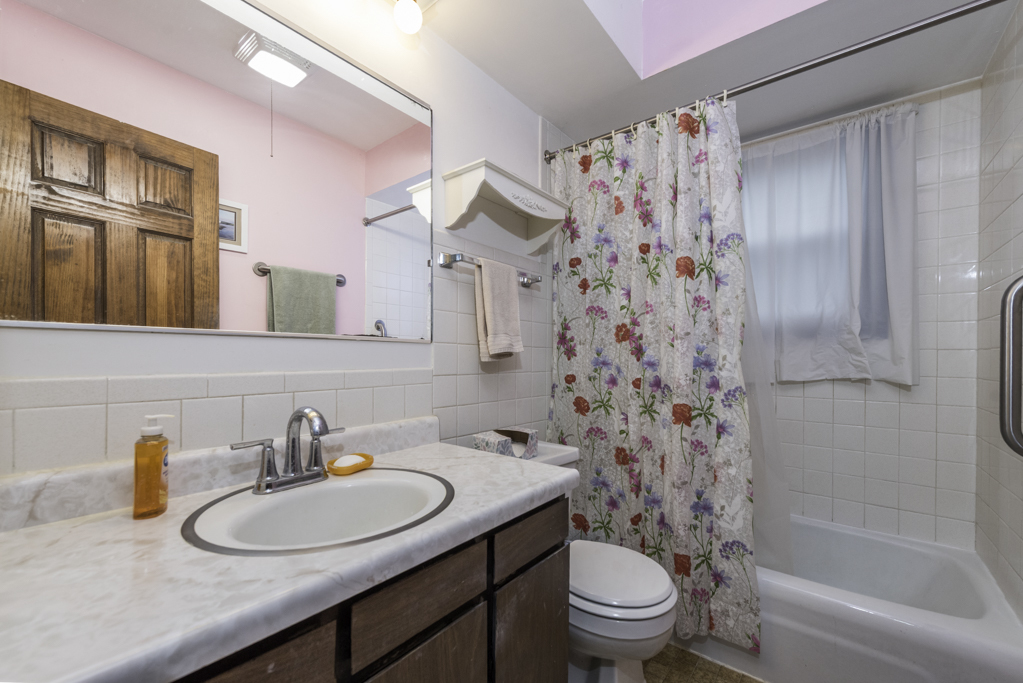 547 Phillips Circle, Antioch, IL 60002