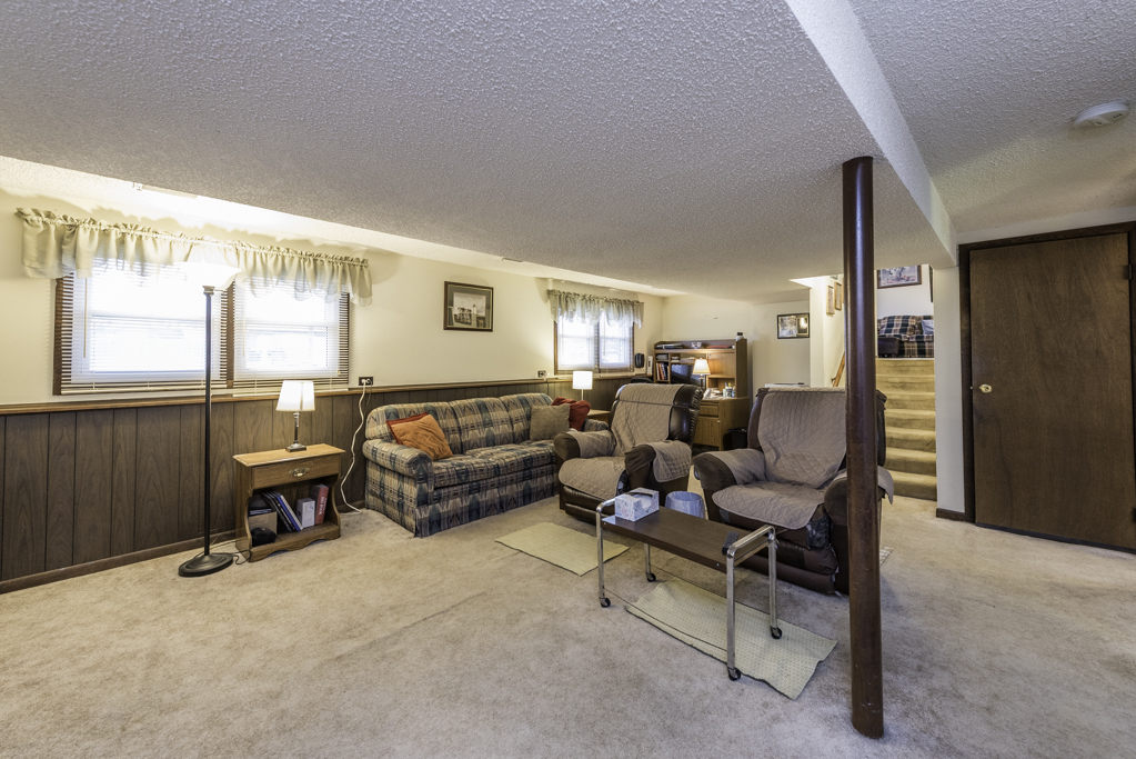 547 Phillips Circle, Antioch, IL 60002