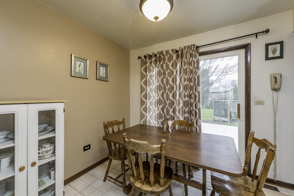 547 Phillips Circle, Antioch, IL 60002