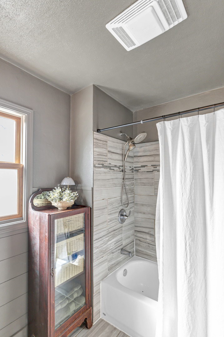 251 Merrill Avenue, Loves Park, IL 61111