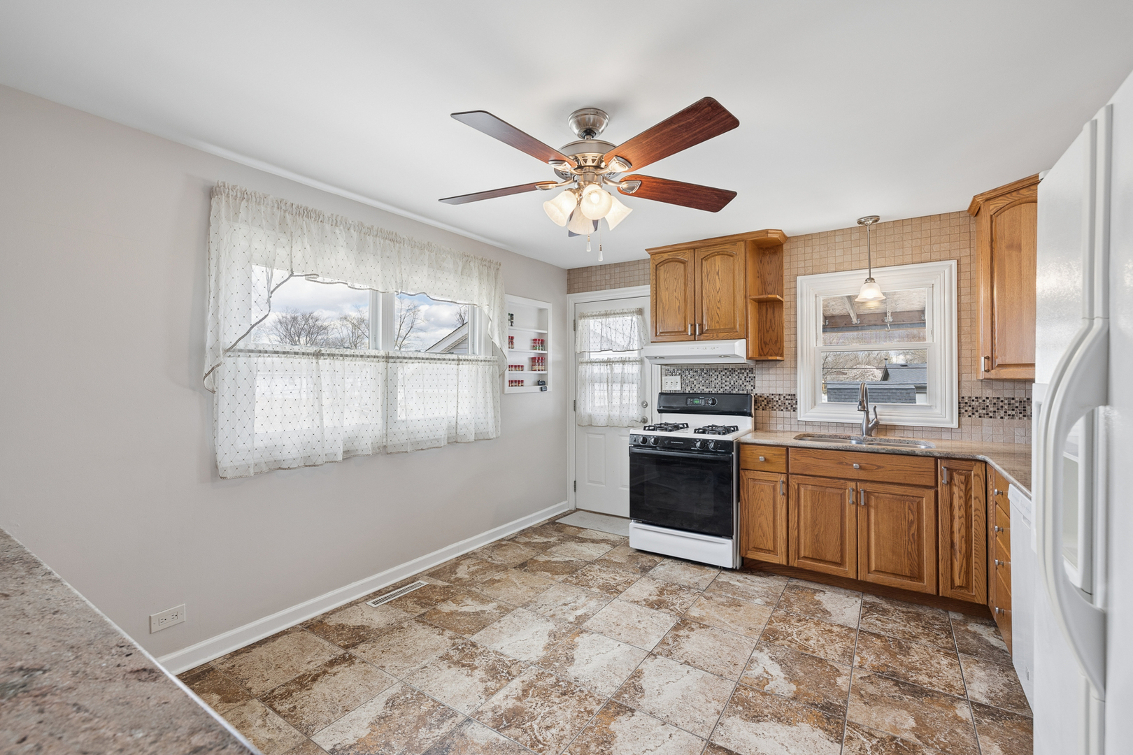 15257 Rob Roy Drive, Oak Forest, IL 60452