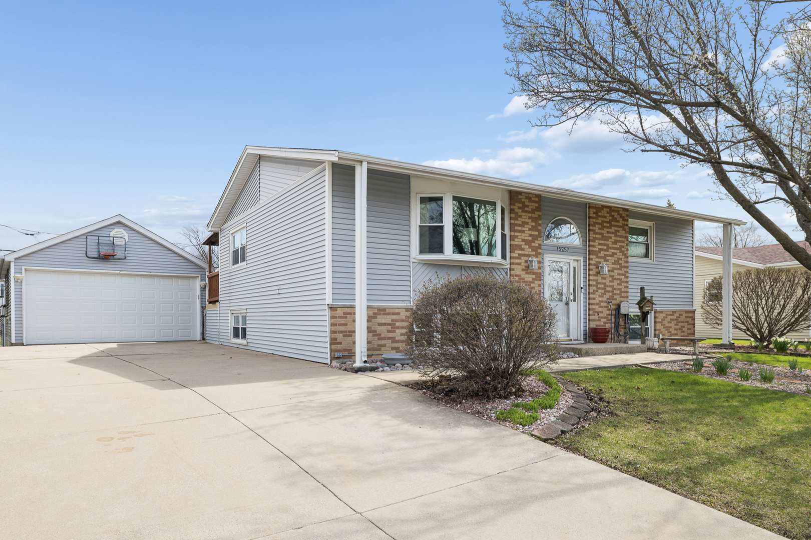 15257 Rob Roy Drive, Oak Forest, IL 60452