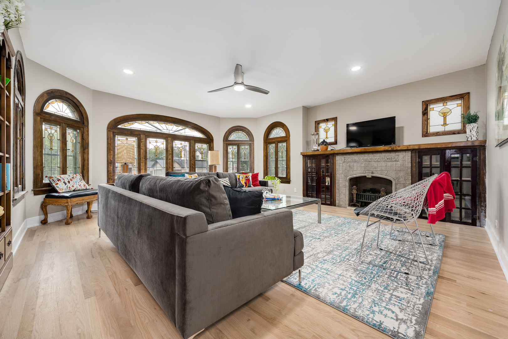 6739 N Rockwell Street, Chicago, IL 60645