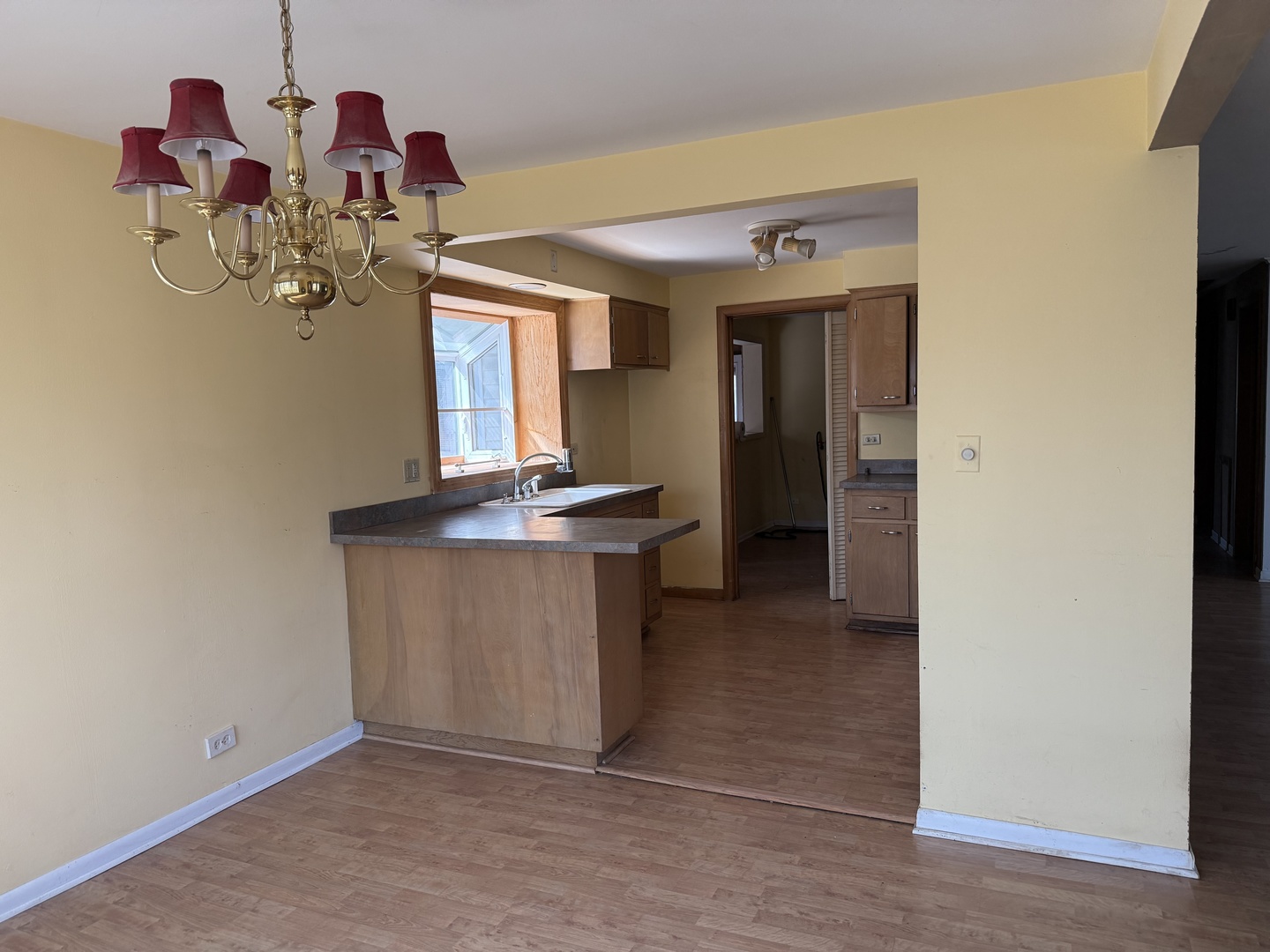 226 S Plum Grove Road, Palatine, IL 60067