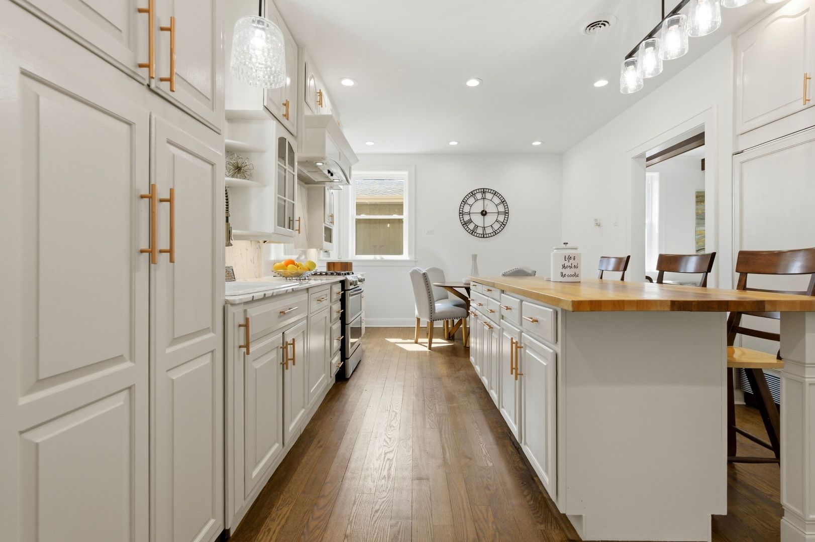 4425 Wilson Avenue, Downers Grove, IL 60515