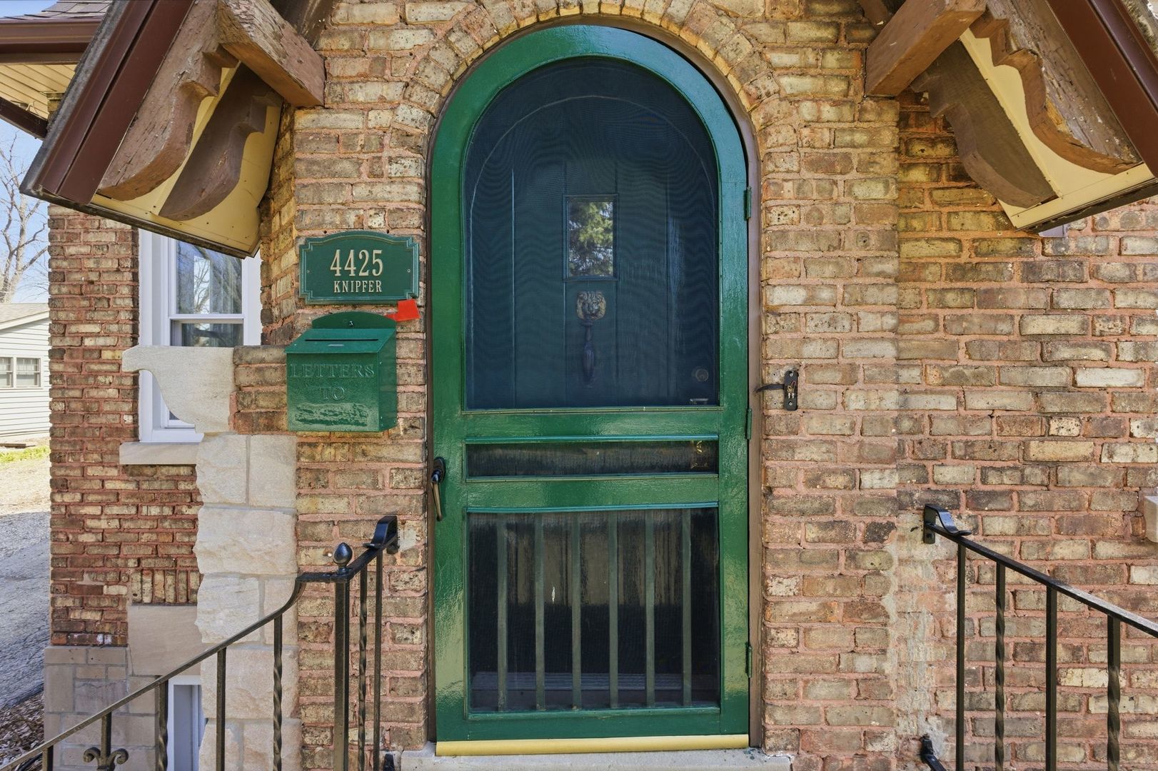 4425 Wilson Avenue, Downers Grove, IL 60515