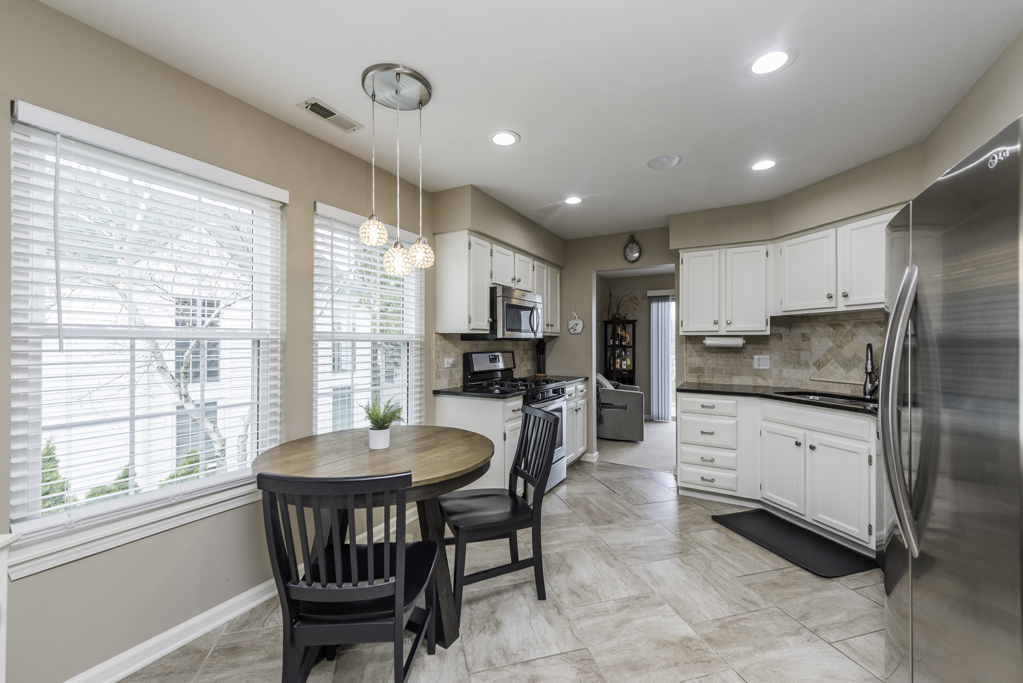 107 Templeton Street, Lake Bluff, IL 60044