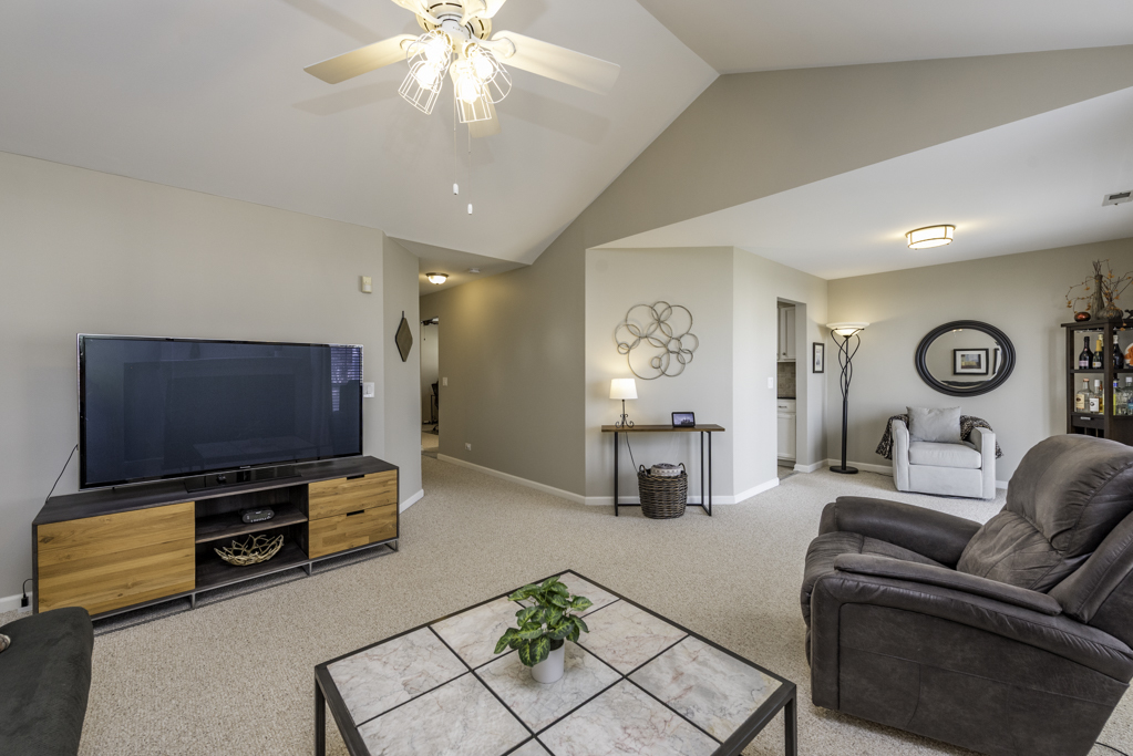 107 Templeton Street, Lake Bluff, IL 60044